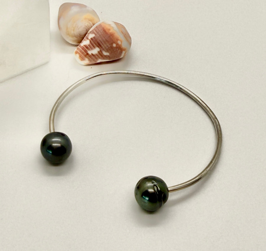 Tahitian pearl bracelet